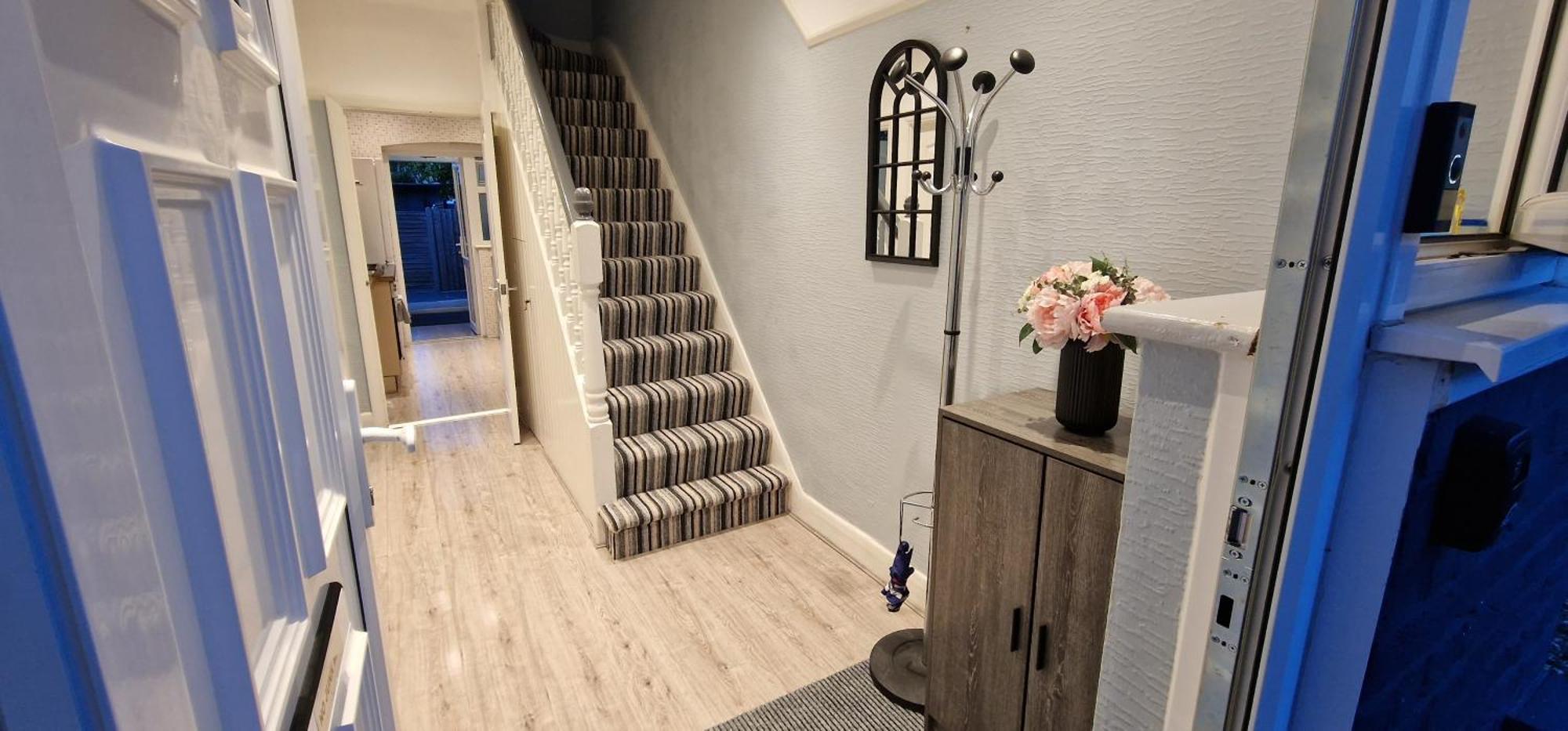Rowan Crescent's Luxury Stay-in 3 *