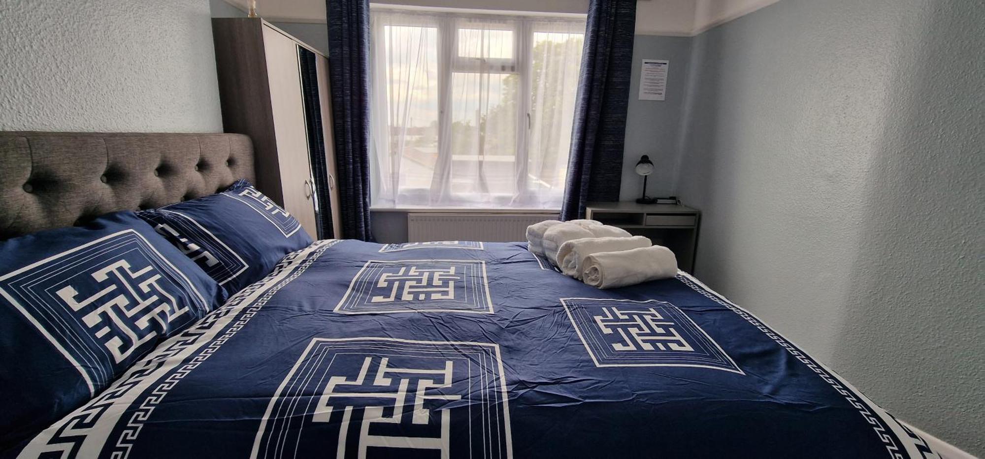 Rowan Crescent's Luxury Stay-in 3 Homestay Streatham Vale